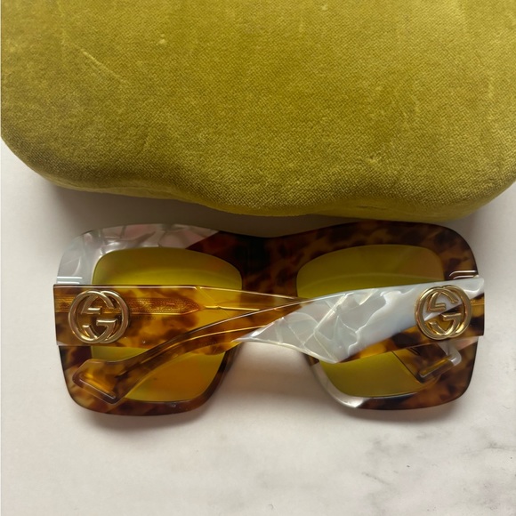 Gucci sunglasses! RARE - Picture 3 of 6